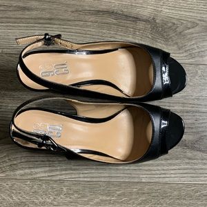9&CO. black sandals size 9M